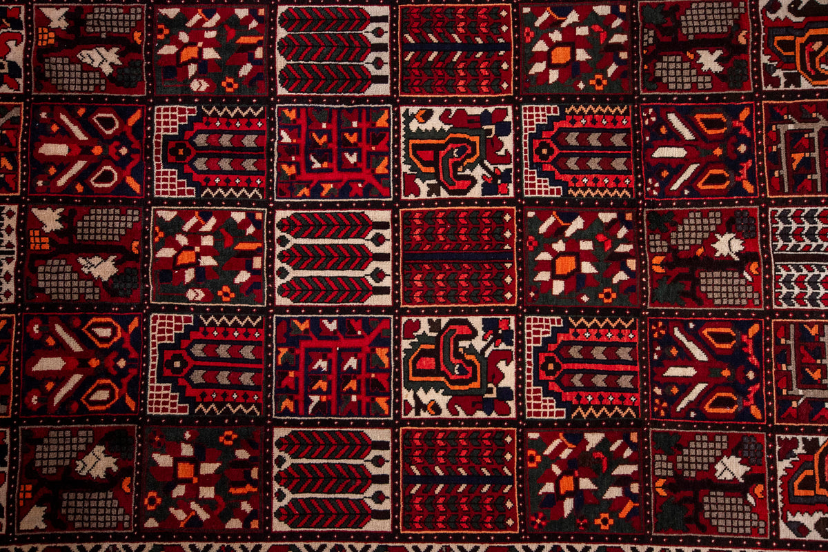 Bakhtiari Rug - 315 cm x 193 cm