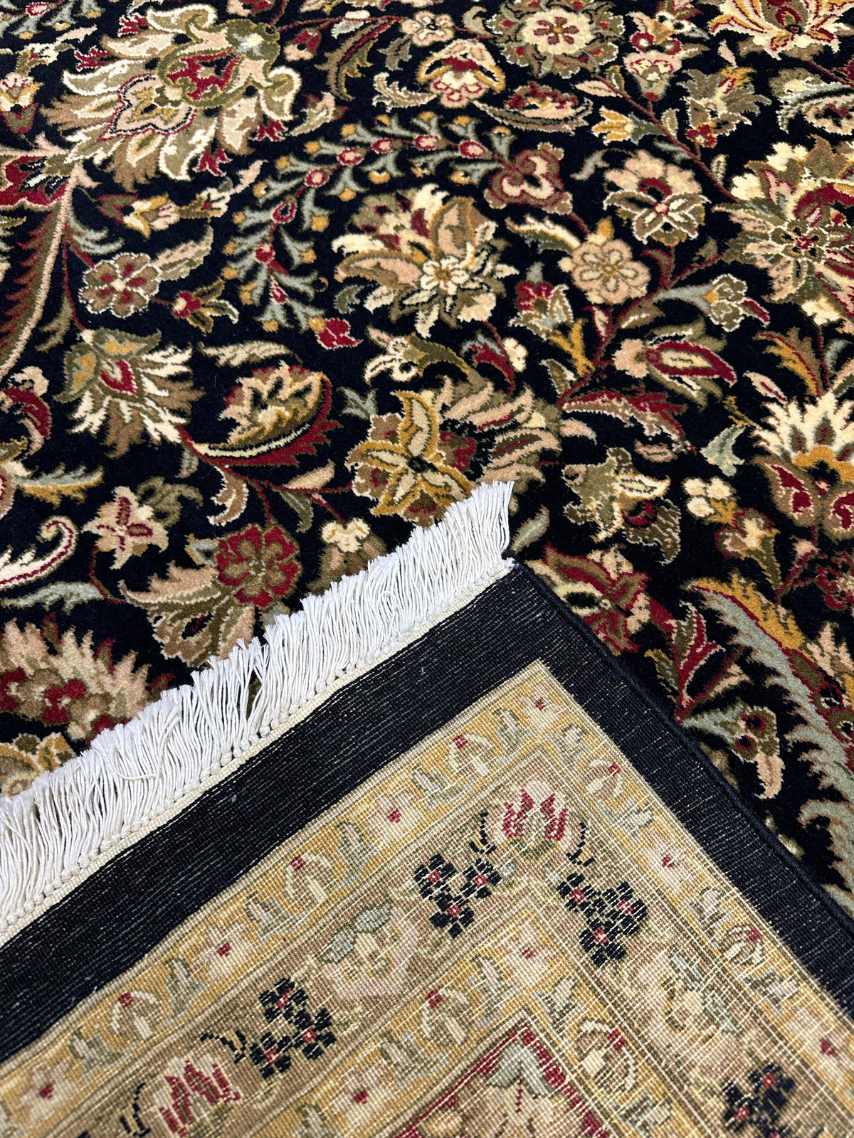 Kashmiri Rug - 368 cm x 277 cm