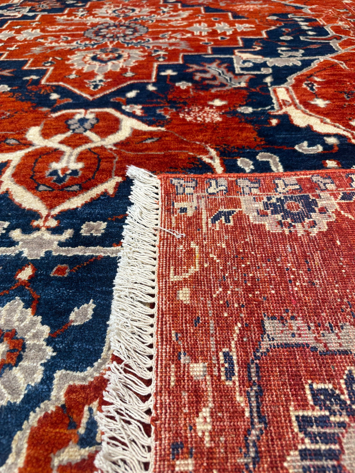 Heriz Rug - 270 cm x 182 cm