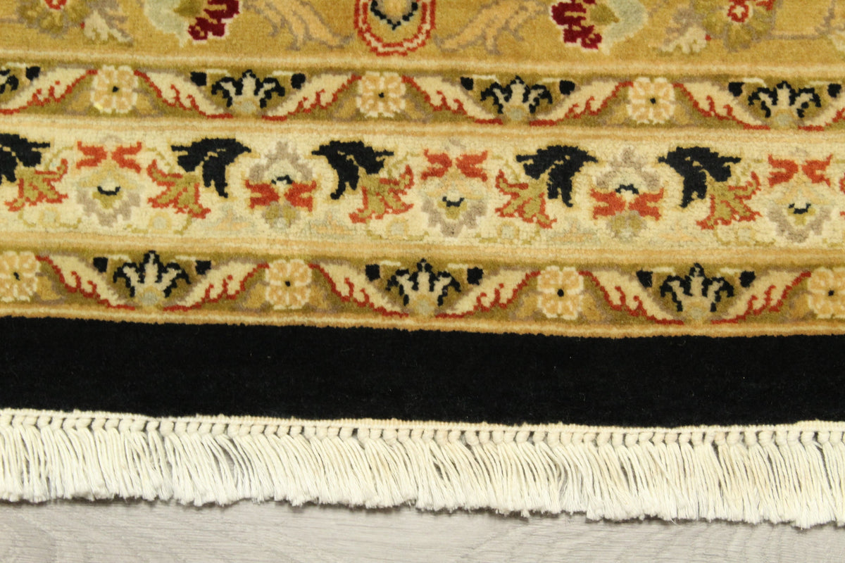 Kashmiri Rug - 379 cm x 272 cm