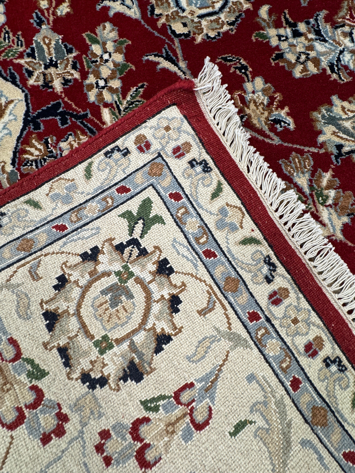 Nain Rug - 249 cm x 192 cm