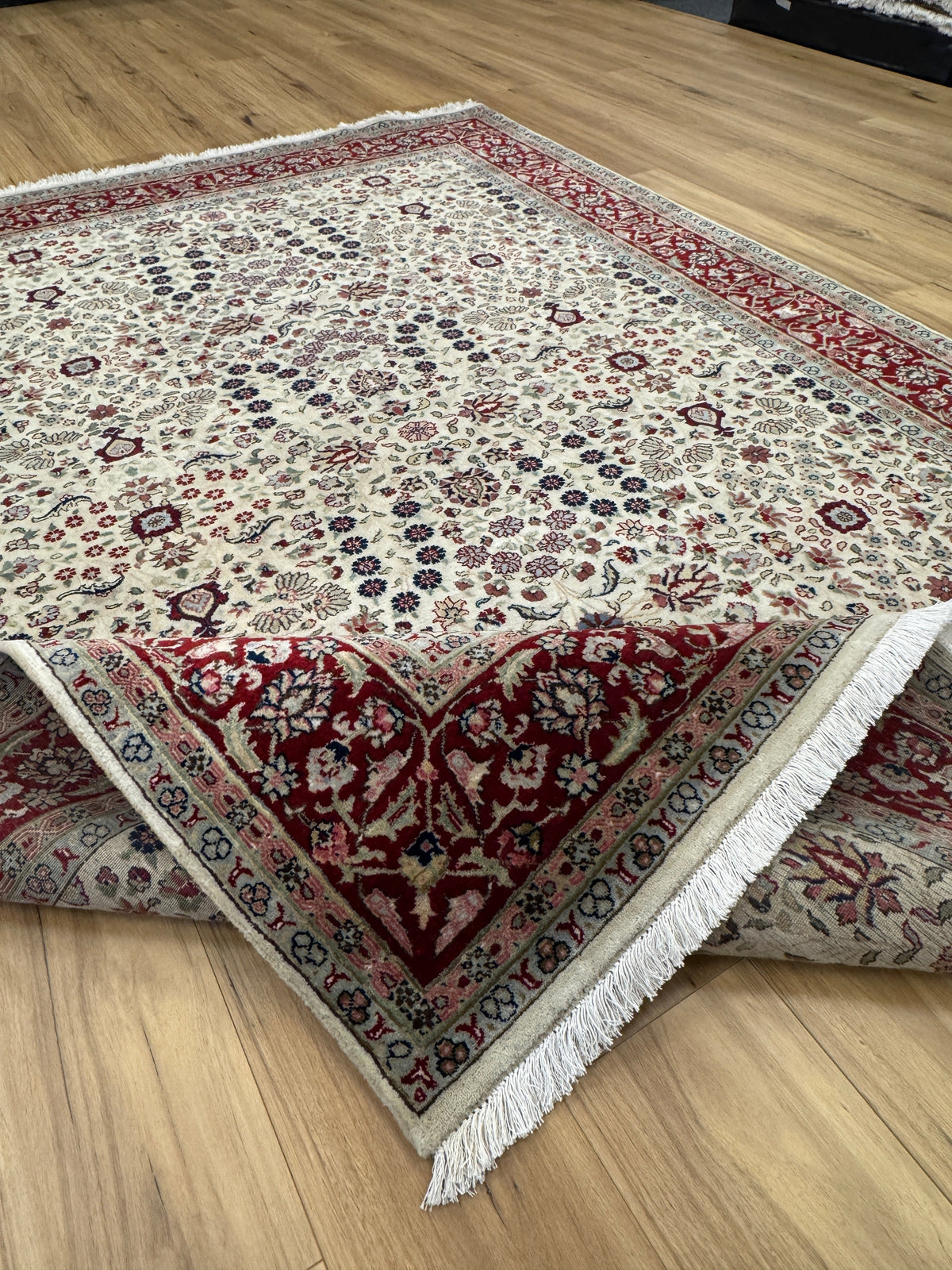 Ziegler Rug - 265 cm x 185 cm
