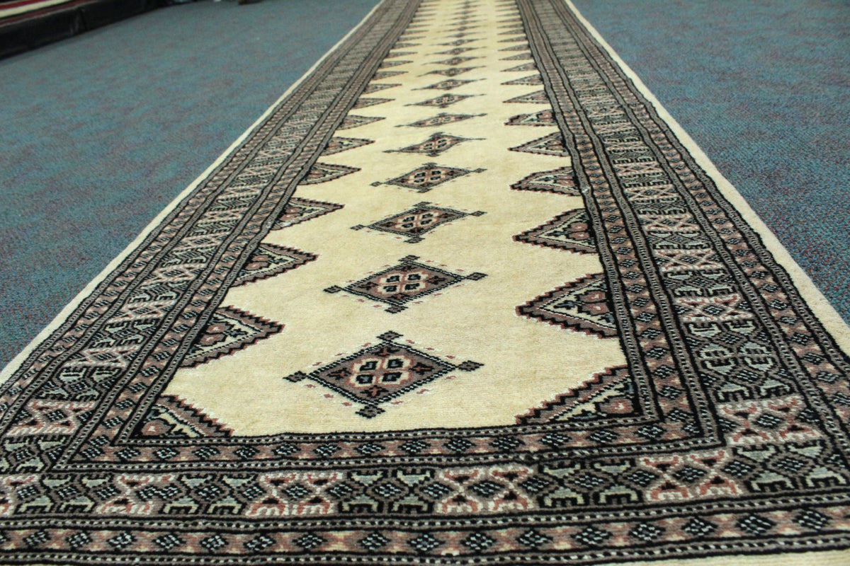 Jaldar Rug - 395 cm x 96 cm