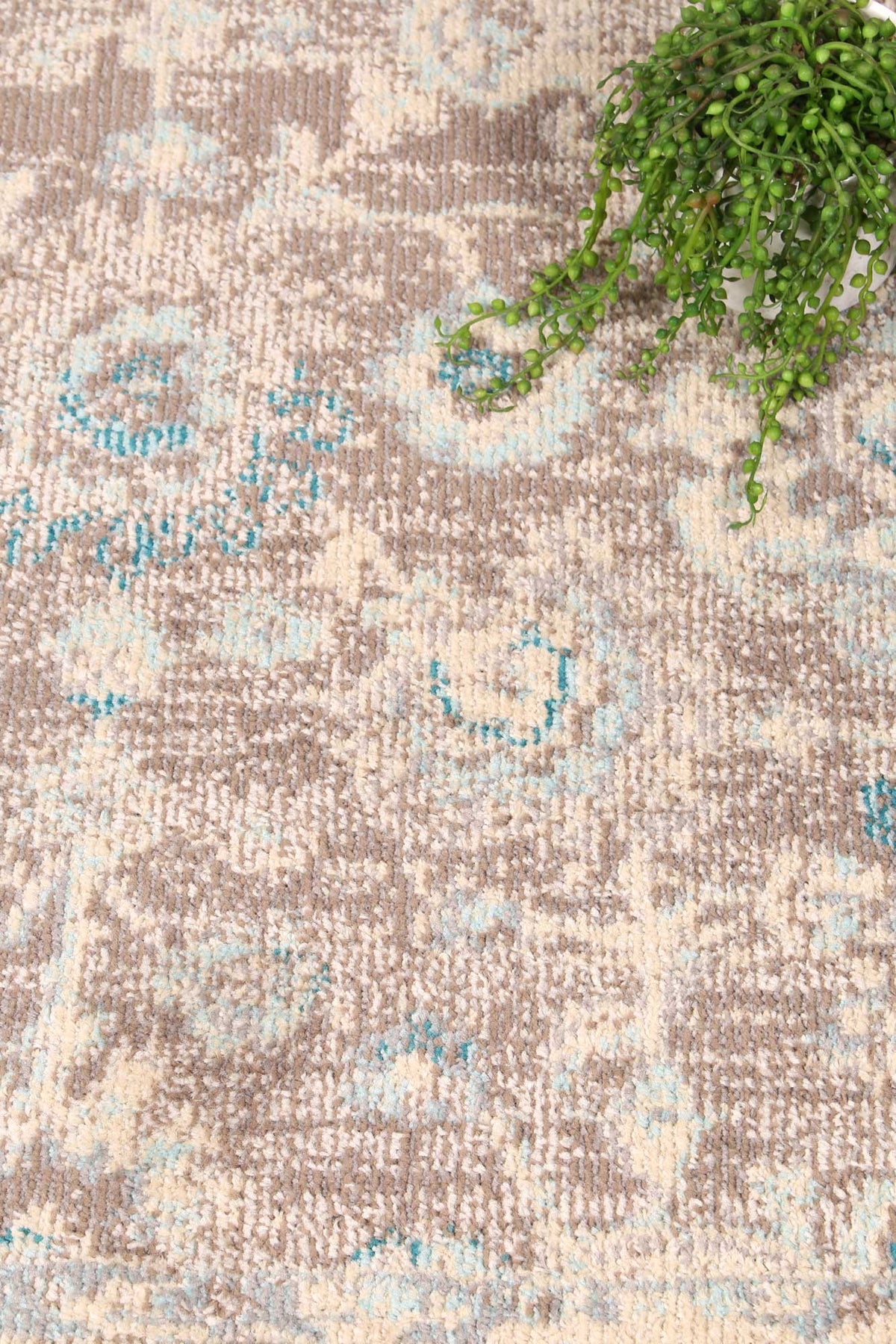 Tulin 17 Homely Cream & Beige Transitional Rug