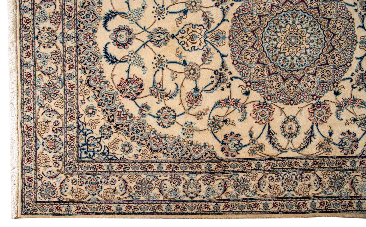Nain Rug - 307 cm x 205 cm