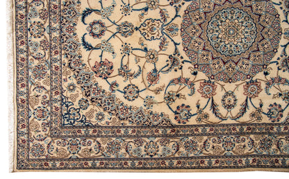 Nain Rug - 307 cm x 205 cm