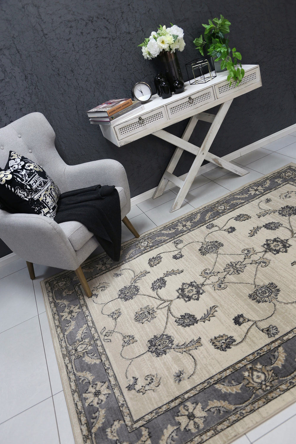 Arya Vines Traditional Cream Rug