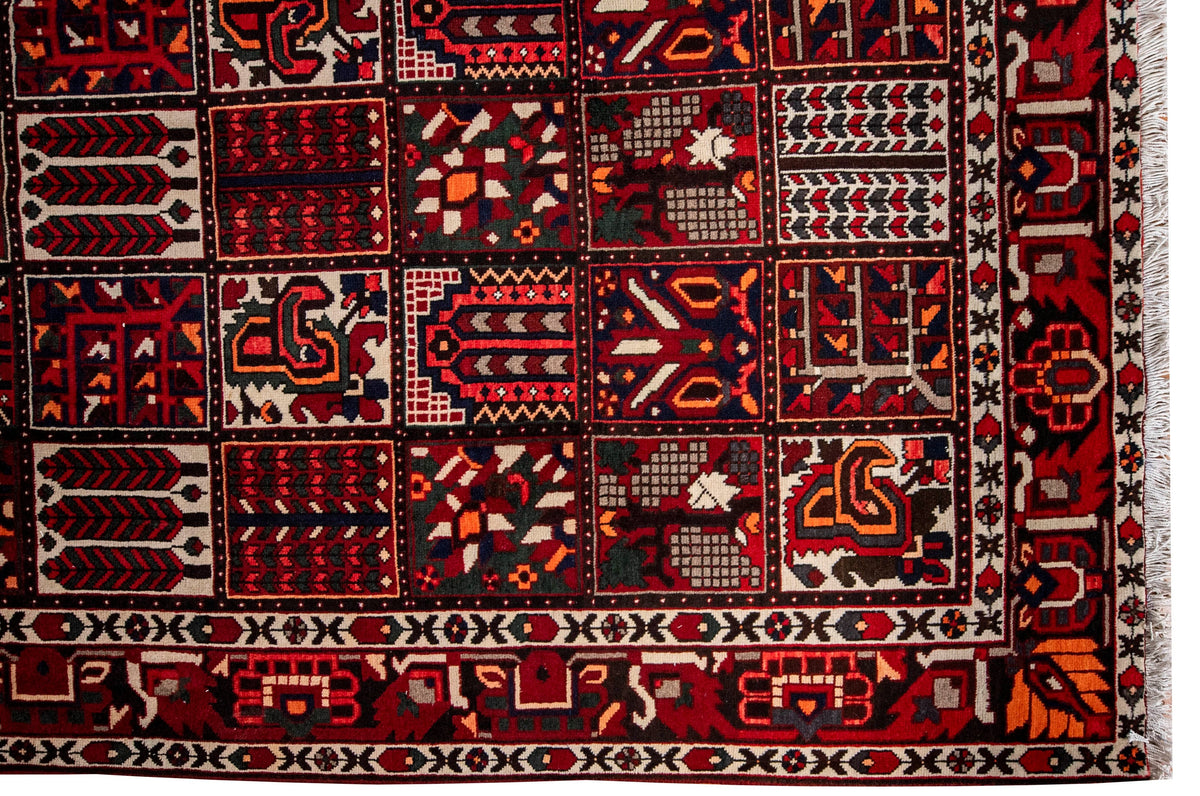 Bakhtiari Rug - 315 cm x 193 cm