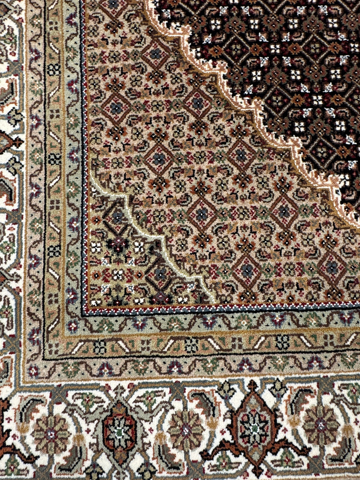 Mahi Tabriz Rug - 252 cm x 194 cm
