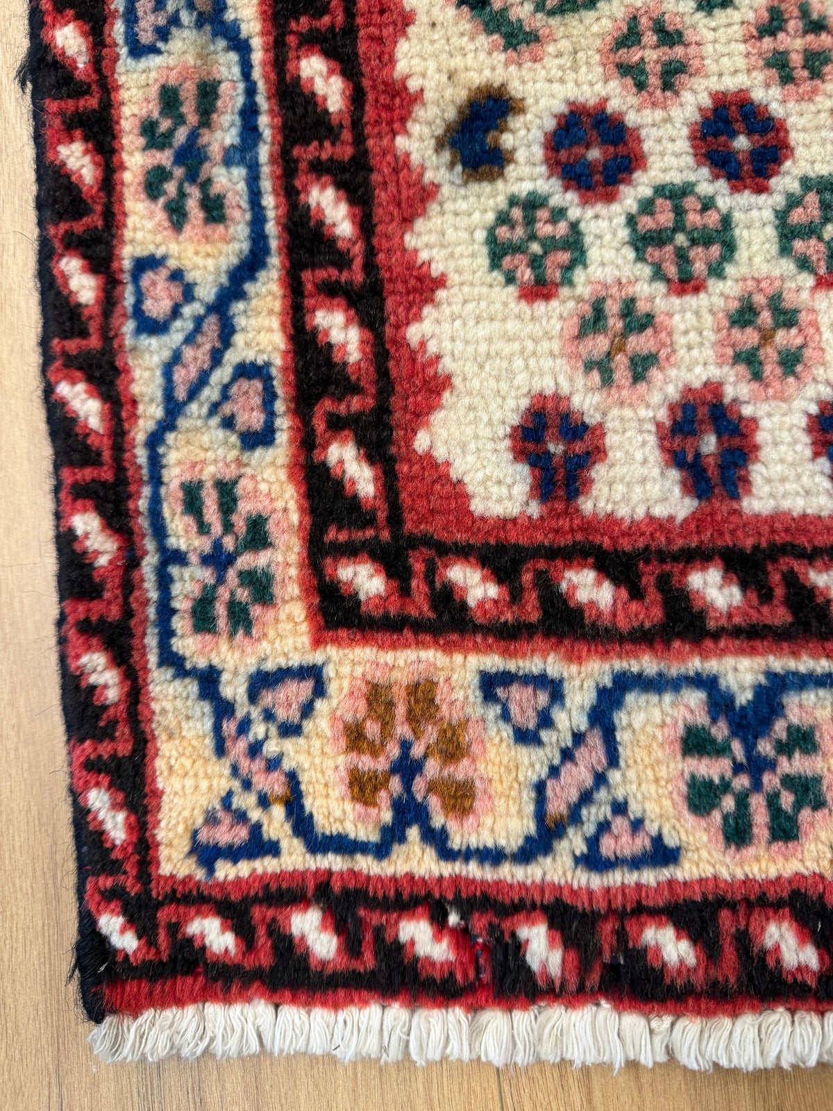 Shiraz Rug - 210 cm x 140 cm