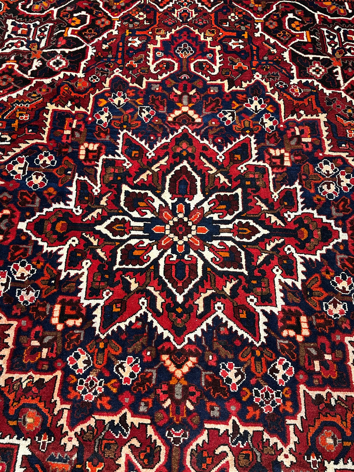 Bakhtiari Rug - 390 cm x 335 cm