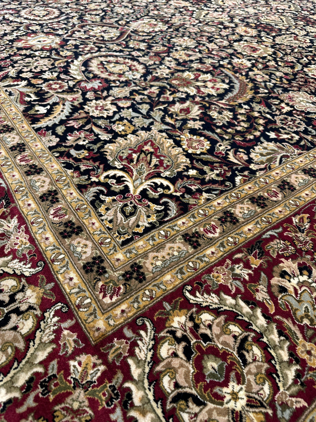 Kashmiri Rug  - 368 cm x 277 cm