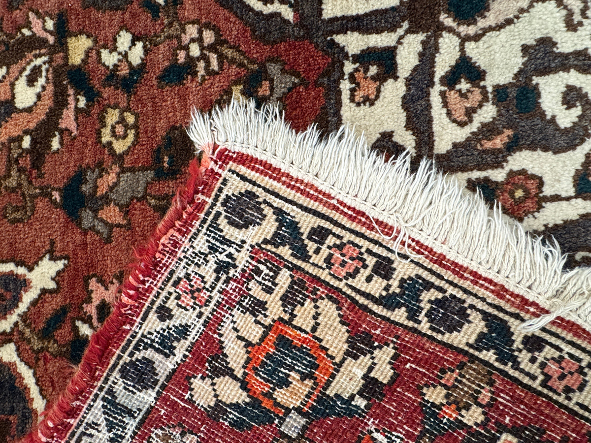 Vintage Bakhtiari Rug - 203 cm x 150 cm