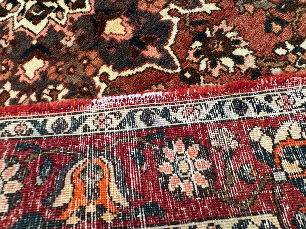 Vintage Bakhtiari Rug - 203 cm x 150 cm