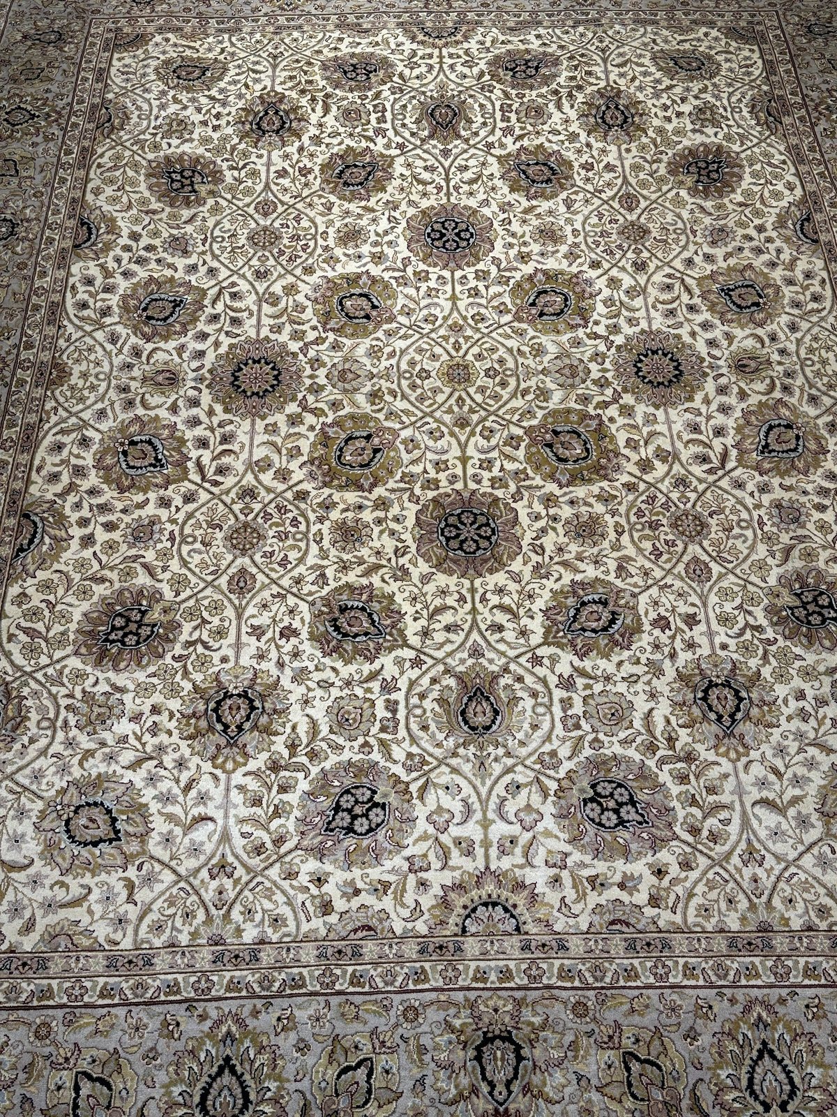 Ziegler Rug  - 370 cm x 270 cm