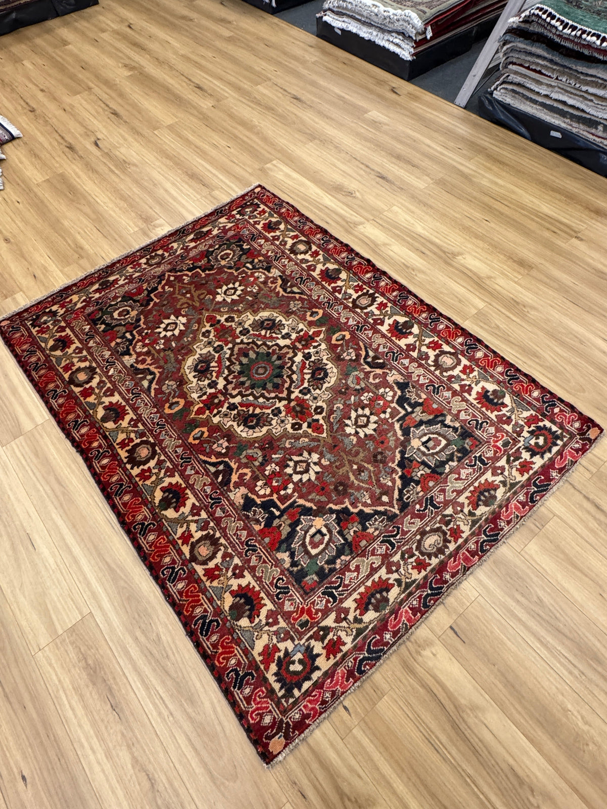 Vintage Bakhtiari Rug - 208 cm x 155 cm