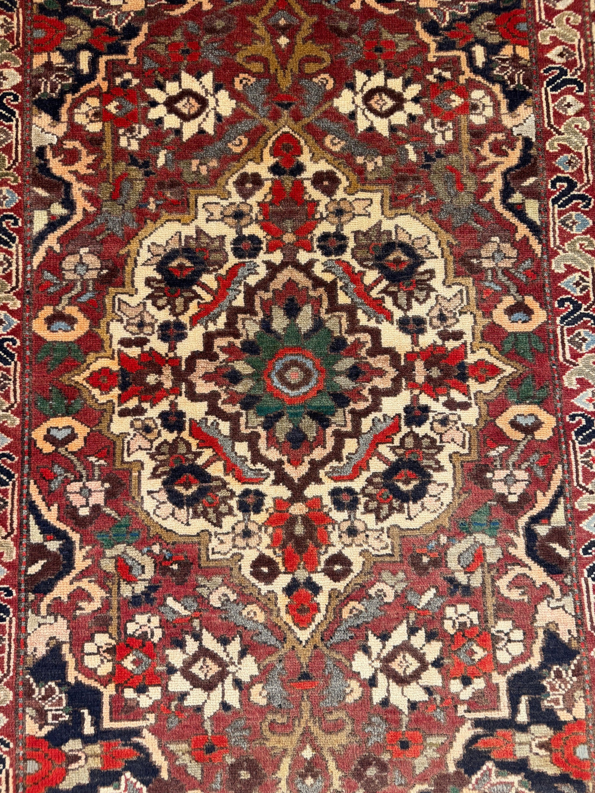 Vintage Bakhtiari Rug - 208 cm x 155 cm