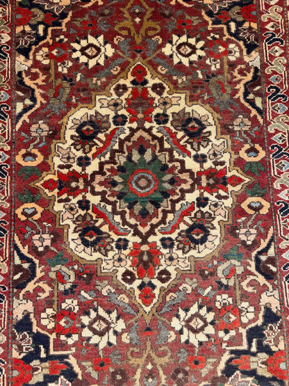 Vintage Bakhtiari Rug - 208 cm x 155 cm