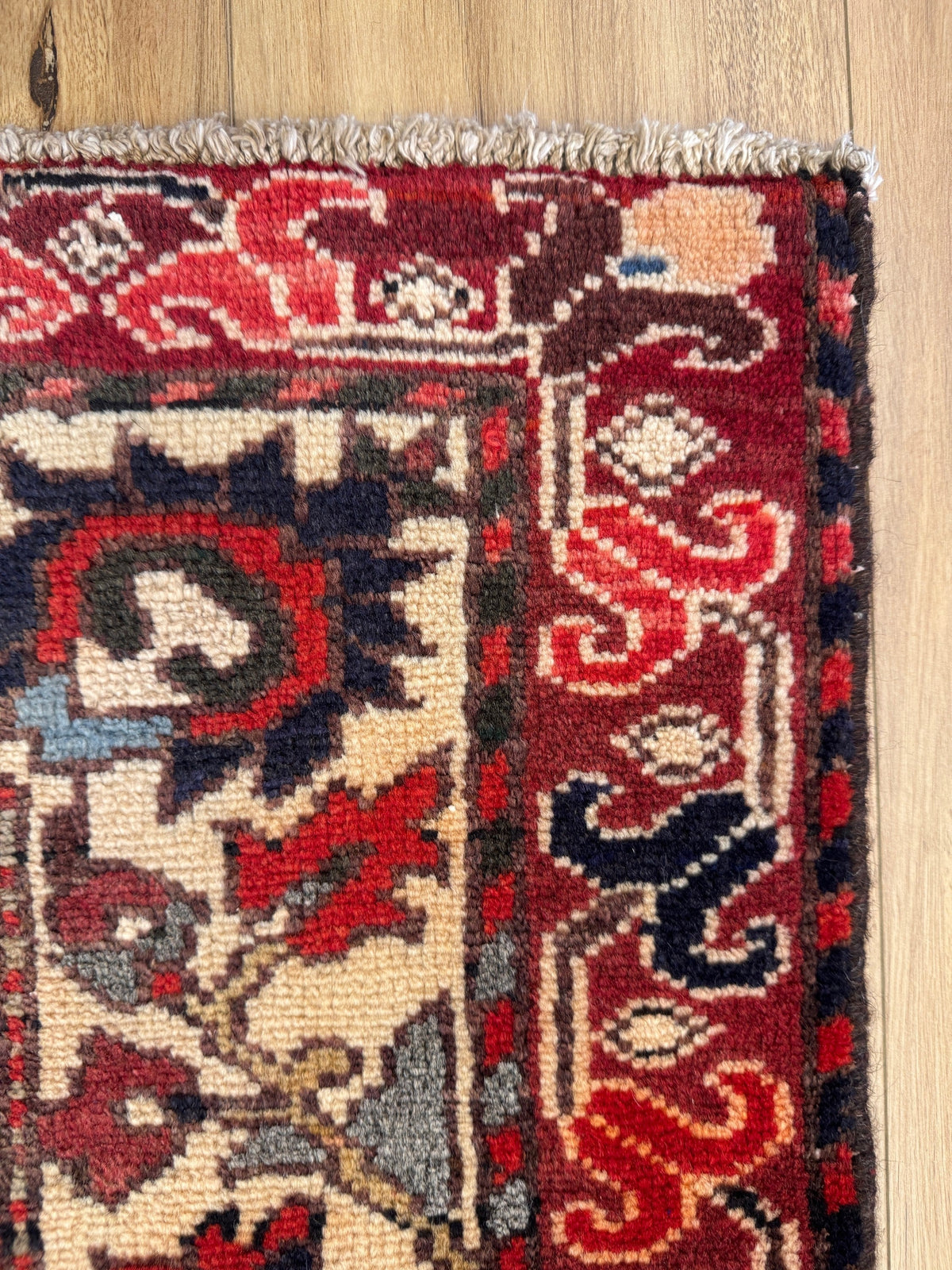 Vintage Bakhtiari Rug - 208 cm x 155 cm