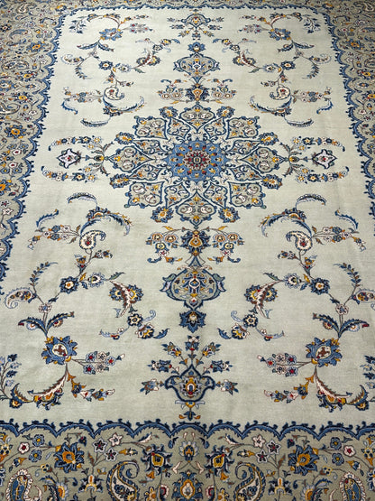 Nain Rug - 405 cm x 300 cm