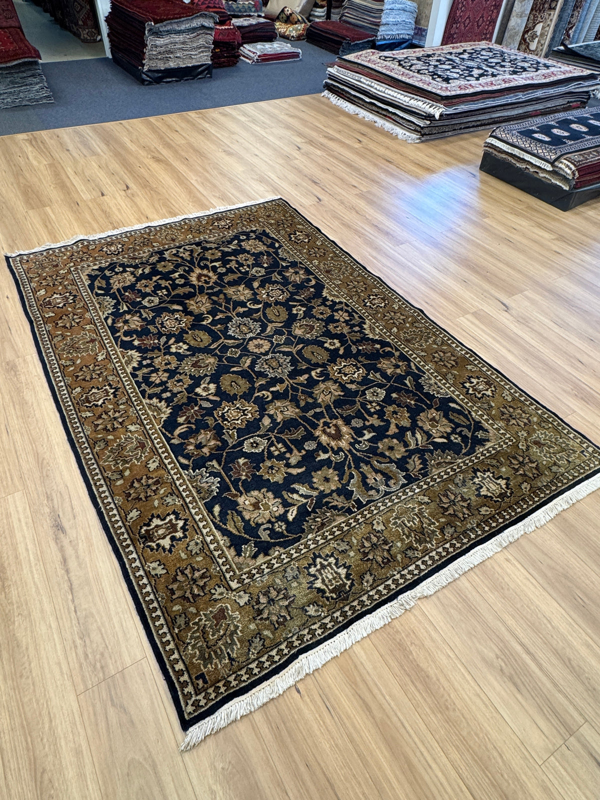 Ziegler Rug - 270 cm x 185 cm