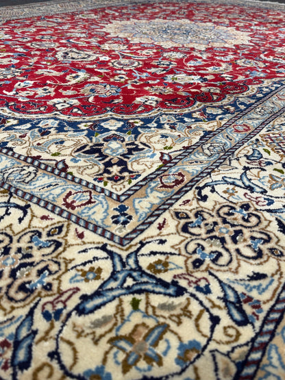 Nain Rug - 310 cm x 202 cm