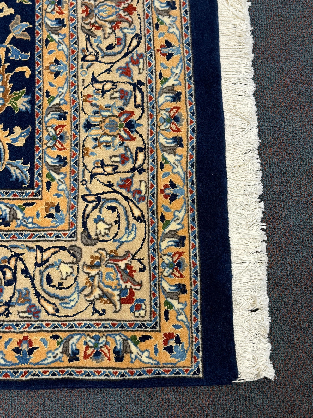 Nain Rug - 298 cm x 196 cm