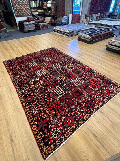 Bakhtiari Rug - 310 cm x 210 cm
