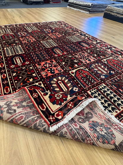 Bakhtiari Rug - 310 cm x 205 cm