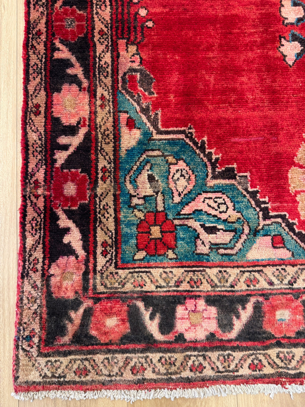 Vintage Kashan Rug - 198 cm x 128 cm
