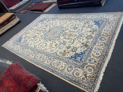 Nain Rug - 375 cm x 255 cm