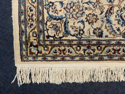 Nain Rug - 365 cm x 250 cm