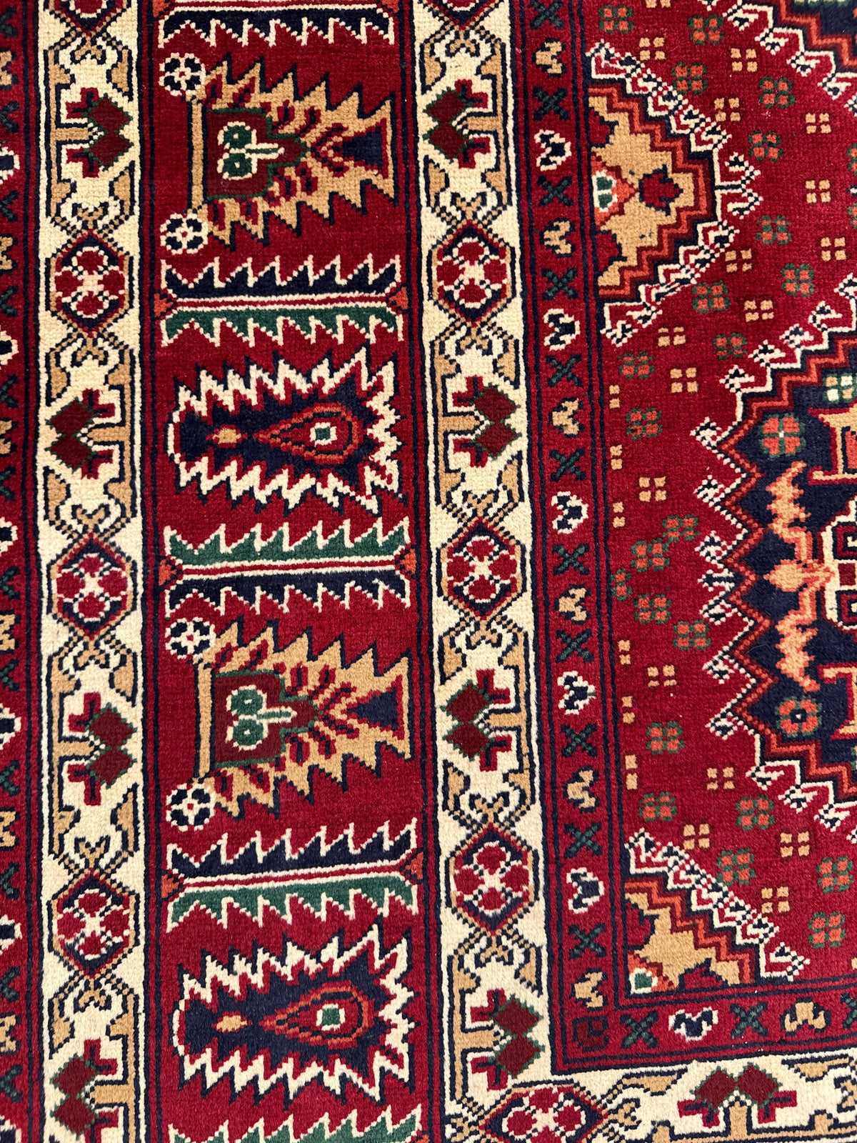 Karghai Rug - 298 cm x 191 cm
