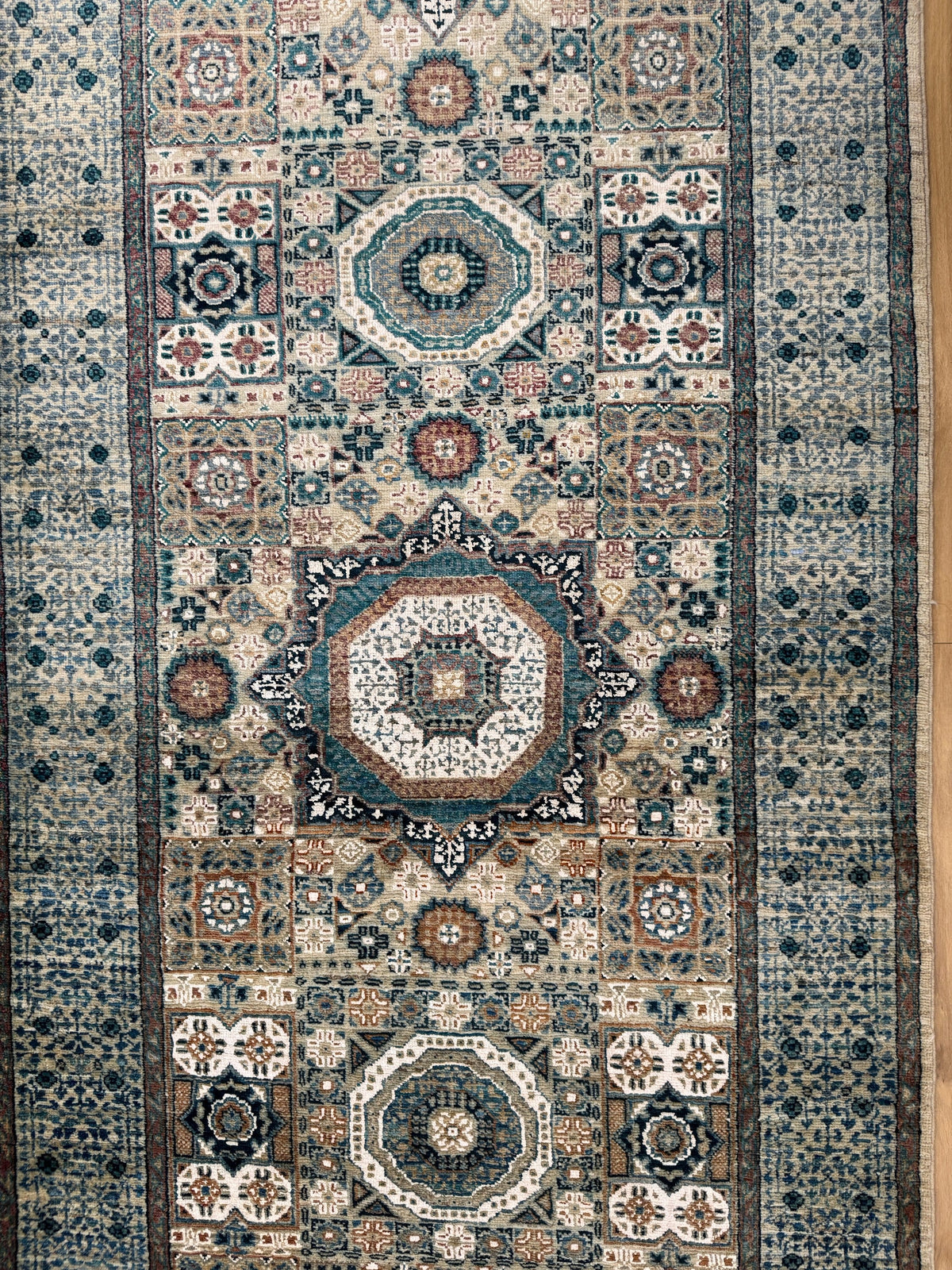 Mamluk Rug - 396 cm x 107 cm