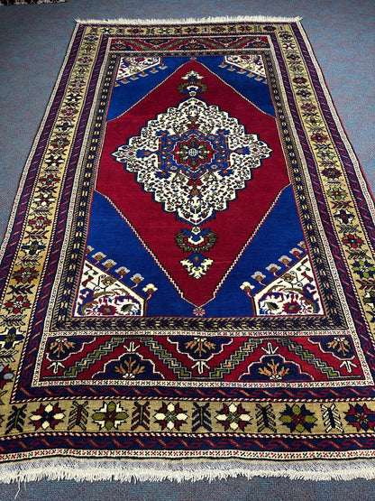Turkish Rug - 270 cm x 166 cm