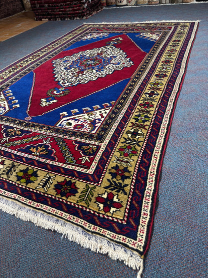 Turkish Rug - 270 cm x 166 cm