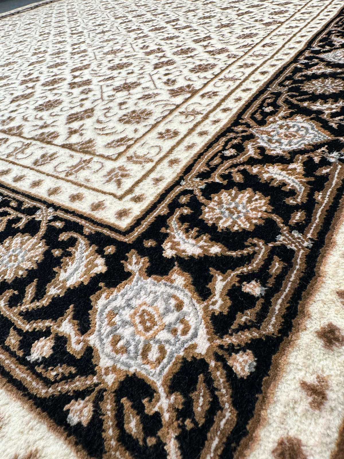 Herati Rug - 247 cm x 171 cm