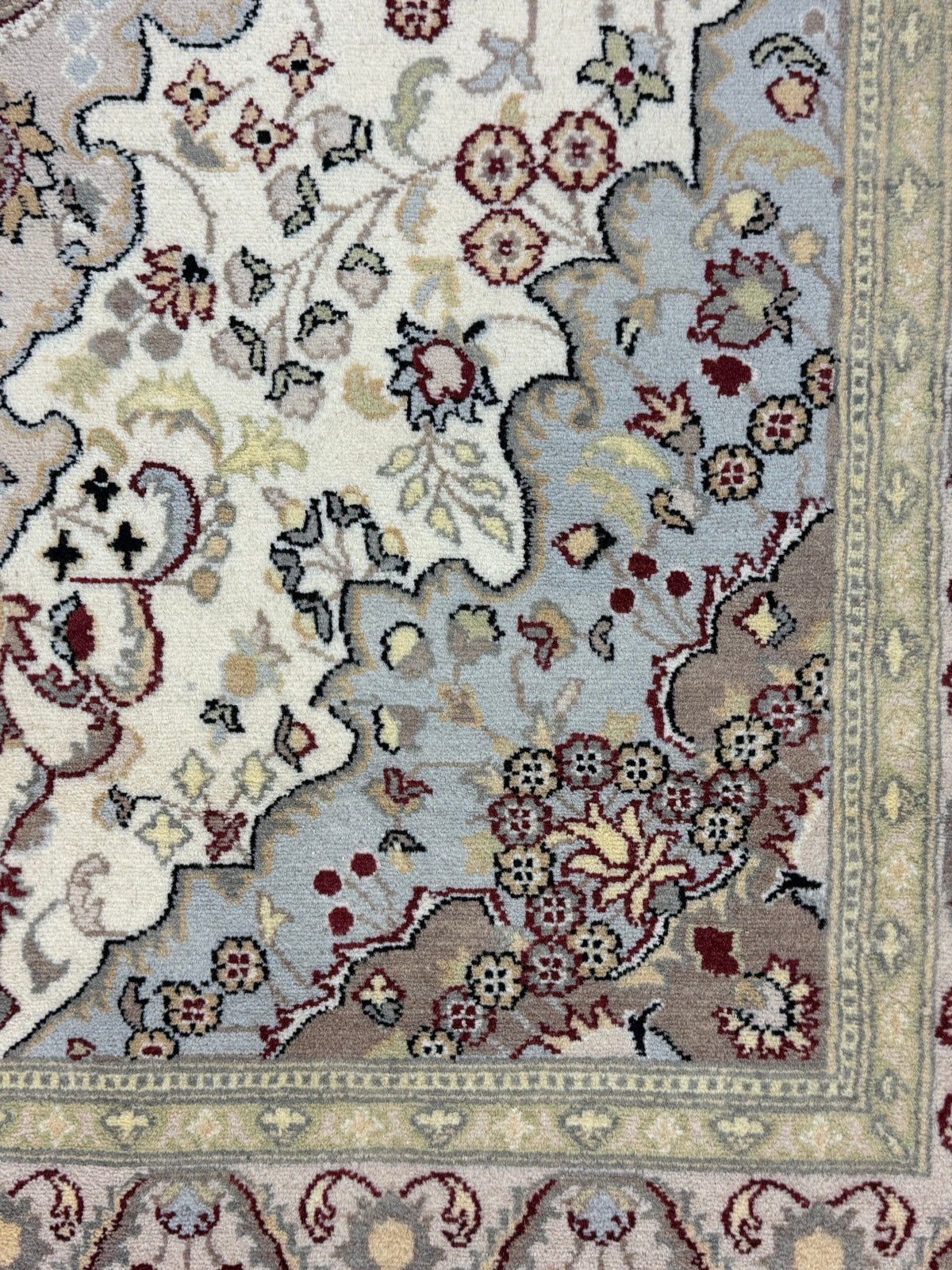 Kashmiri Rug - 184 cm x 119 cm