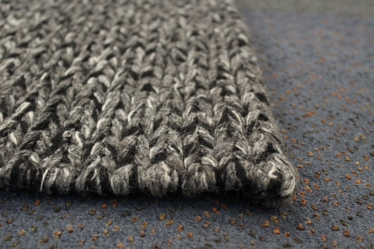 Indian Handwoven Rug - 233 cm x 131 cm
