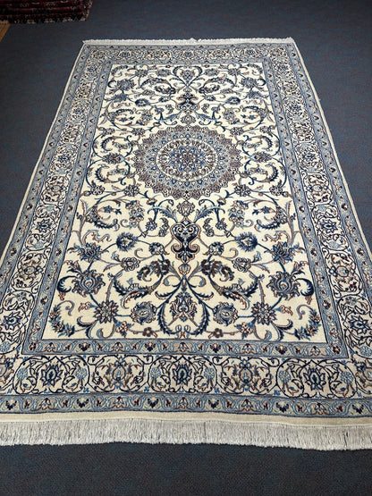 Nain Rug - 300 cm x 193 cm