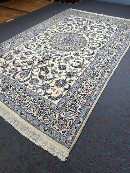 Nain Rug - 300 cm x 193 cm