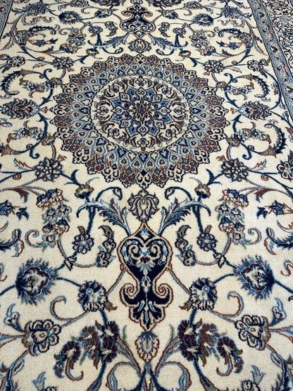 Nain Rug - 300 cm x 193 cm