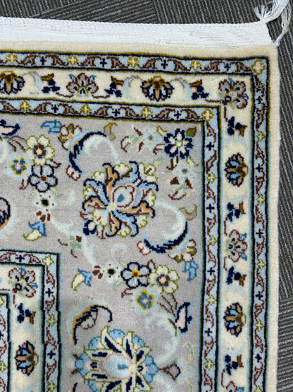 Nain Rug - 303 cm x 203 cm