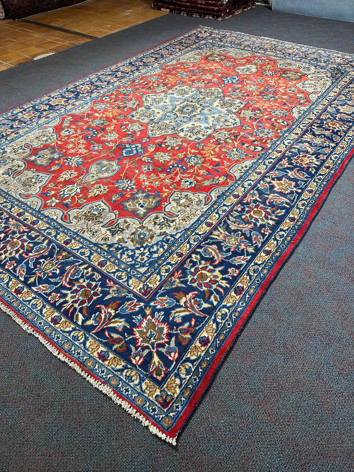 Isfahan Rug (Vintage/Antique) - 325 cm x 211 cm