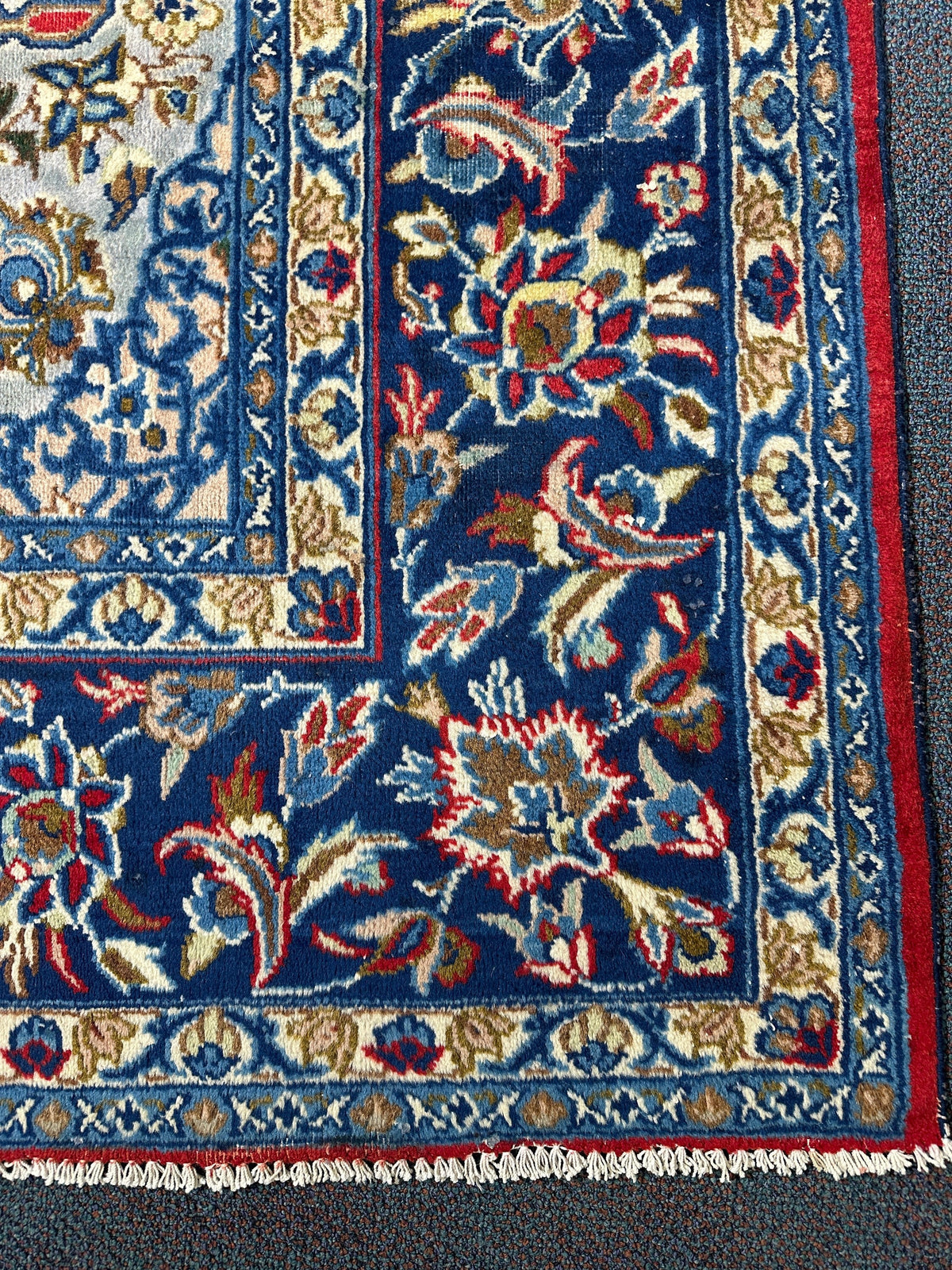 Isfahan Rug (Vintage/Antique) - 325 cm x 211 cm