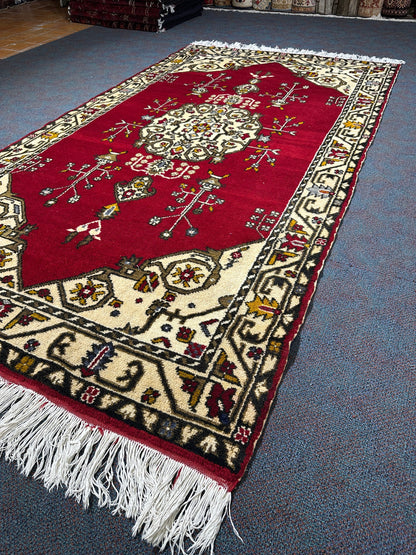 Turkish Rug - 277 cm x 152 cm