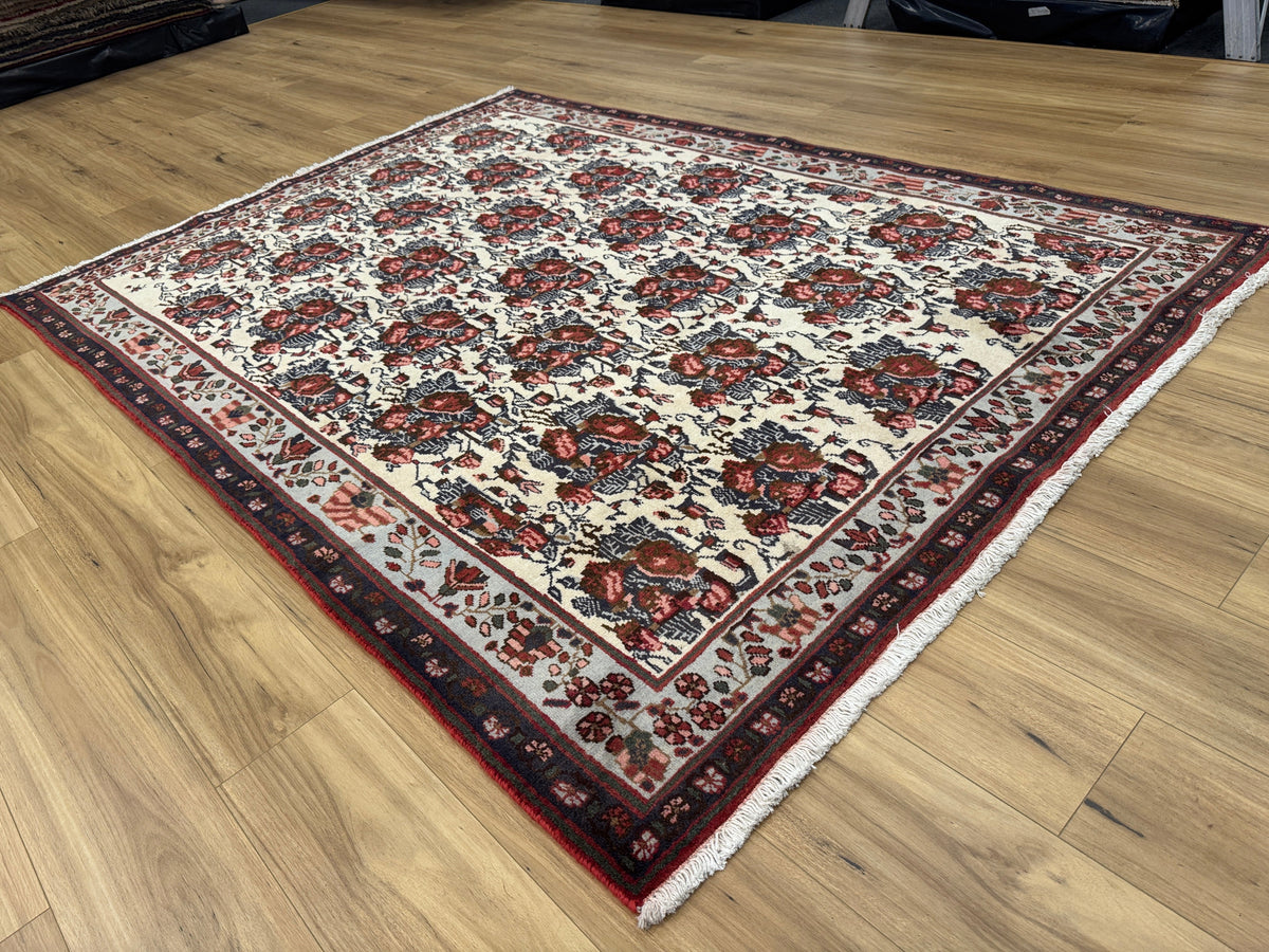 Gharajeh Rug - 242 cm x 173 cm