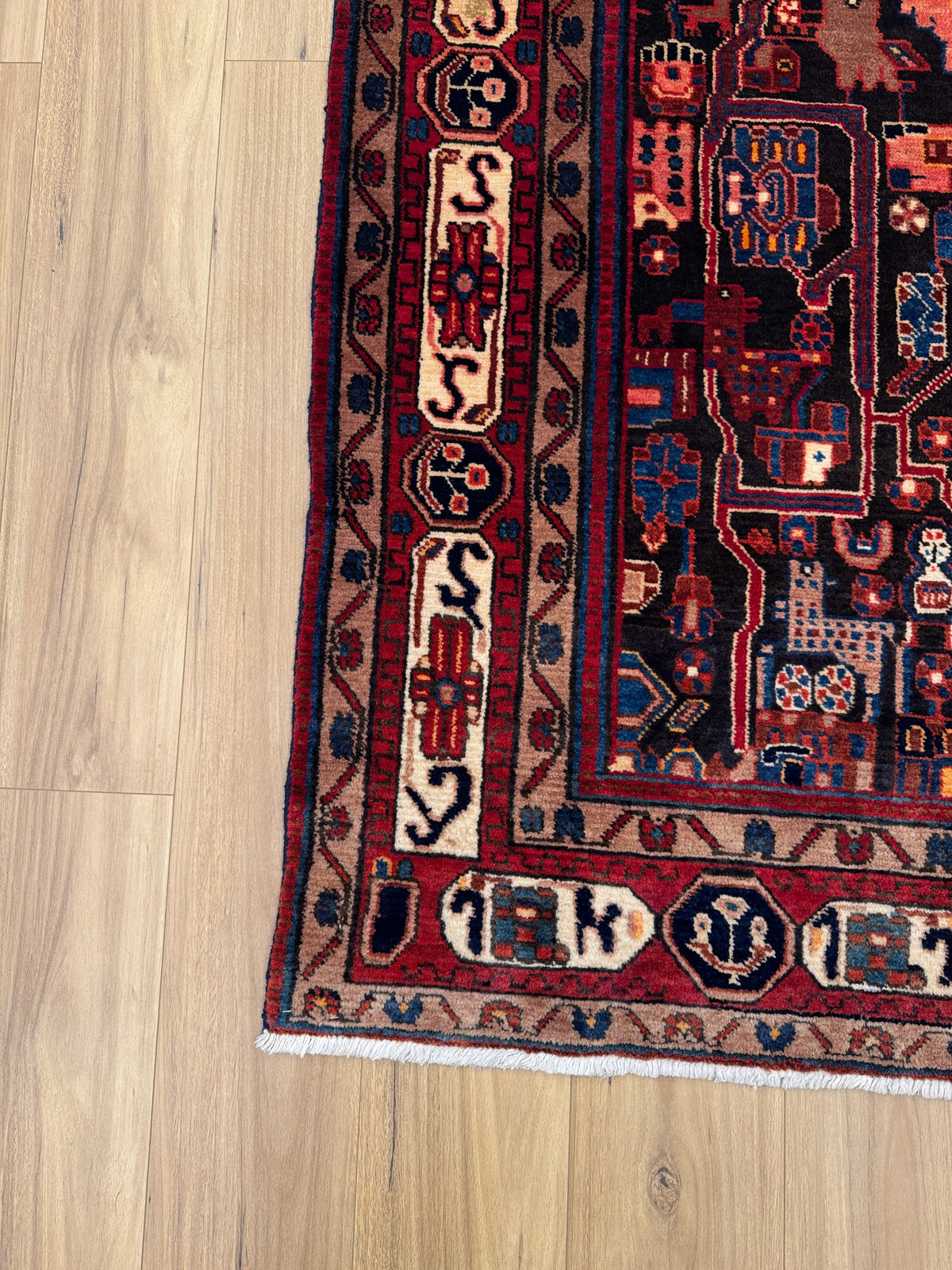 Bakhtiari Rug - 270 cm x 150 cm