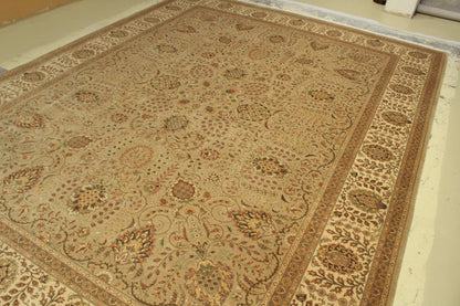 Kashmiri Rug - 365 cm x 277