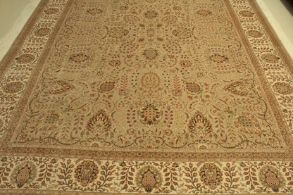 Kashmiri Rug - 365 cm x 277